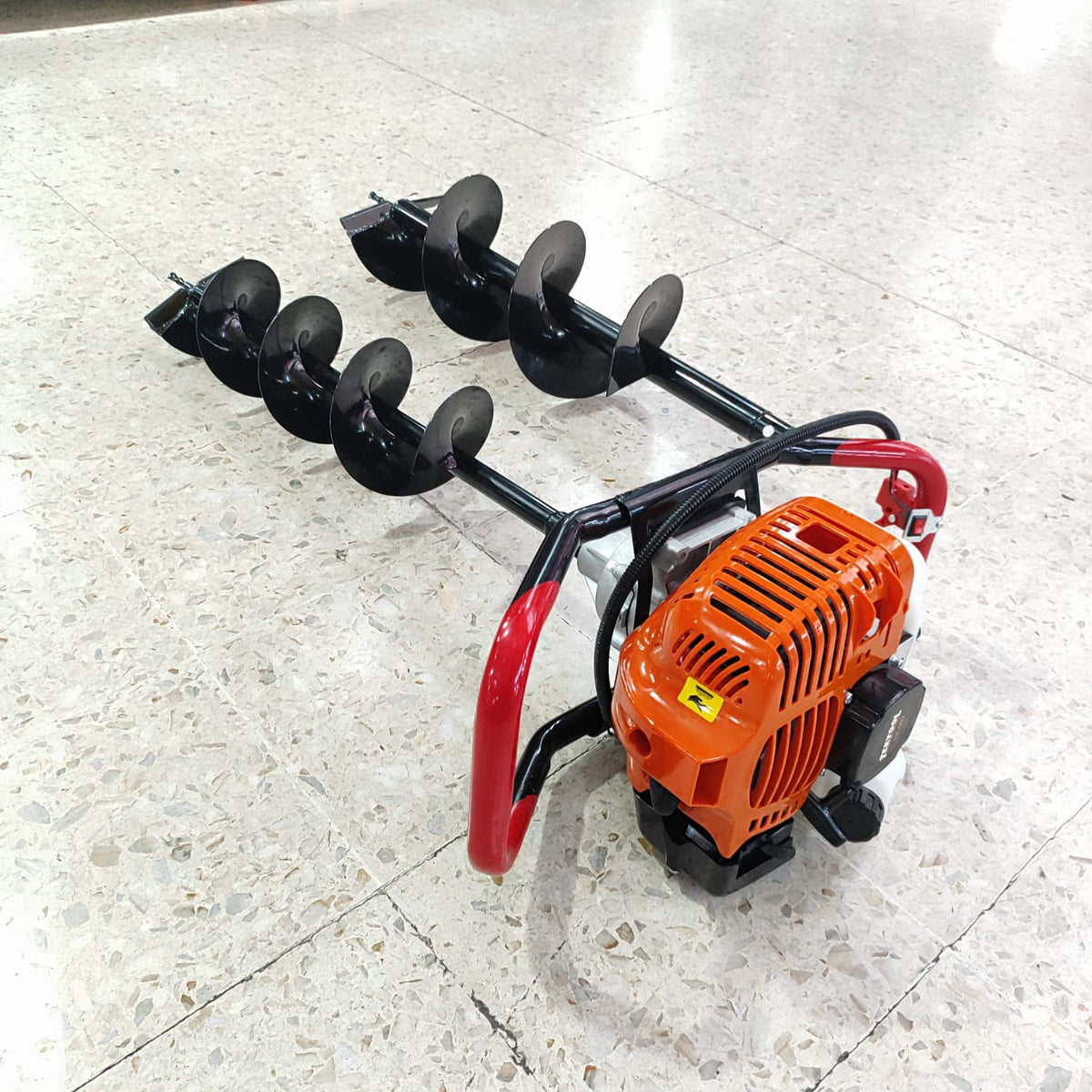 Ahoyadora a gasolina 52 CC con brocas de 15 cm y 20 cm